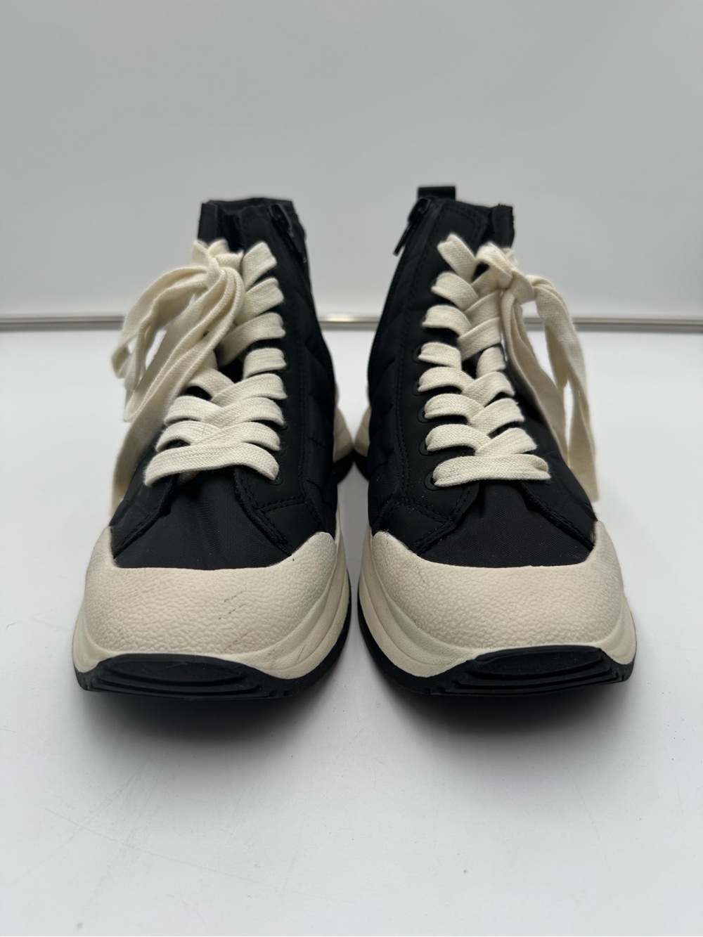 Zara Black Quilted High Top Sneakers Women’s US 5.5 EU 36 Side Zip Shoes